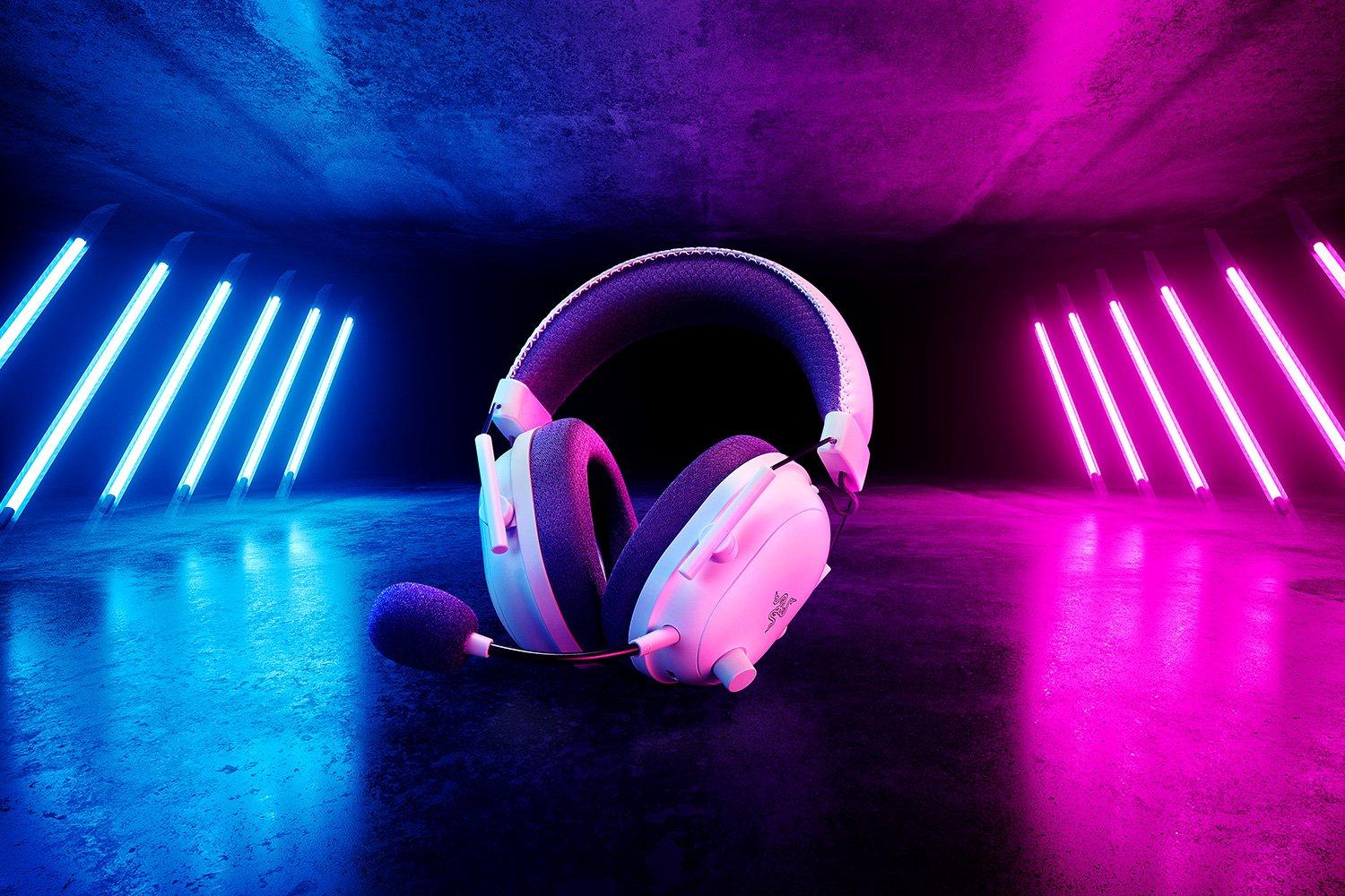 RAZER BLACKSHARK V2 PRO WIRELESS HEADSET WHITE
