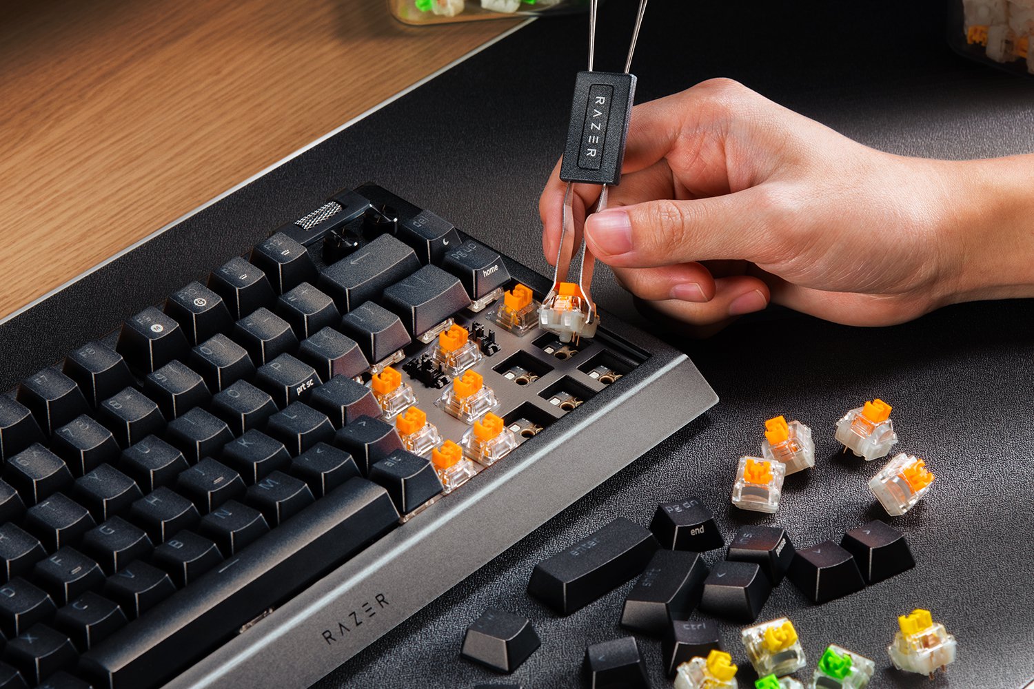 RAZER BLACKWIDOW V4 75% HOT-SWAPPABLE KEYBOARD thumbnail 6
