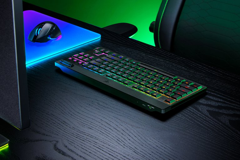 RAZER BLACKWIDOW V4 LOW-PROFI TKL HYPERSPEED YE thumbnail 4