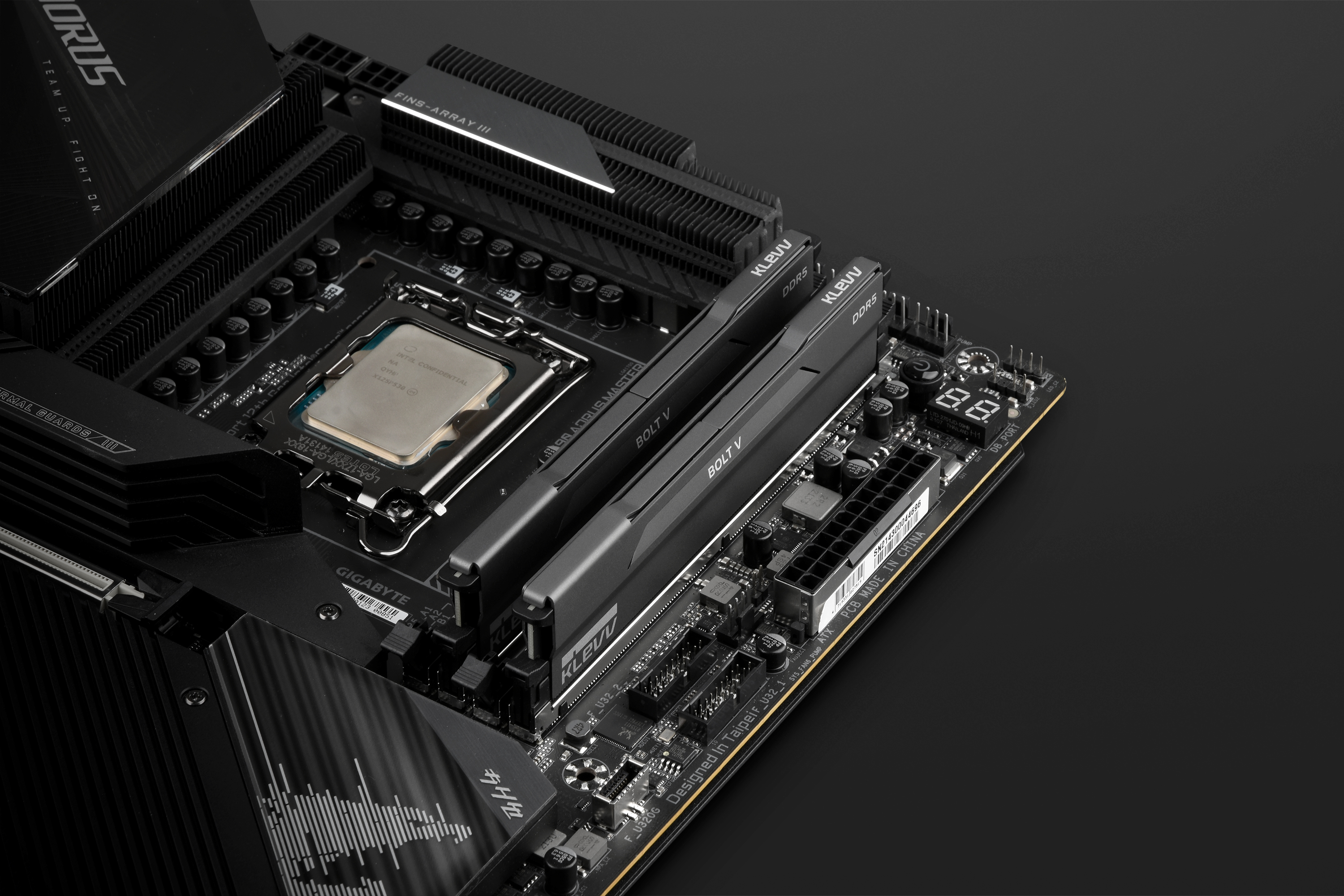 KLEVV BOLT V 64G(32G*2) DDR5 6000MHZ BLACK HEATSINK thumbnail 2